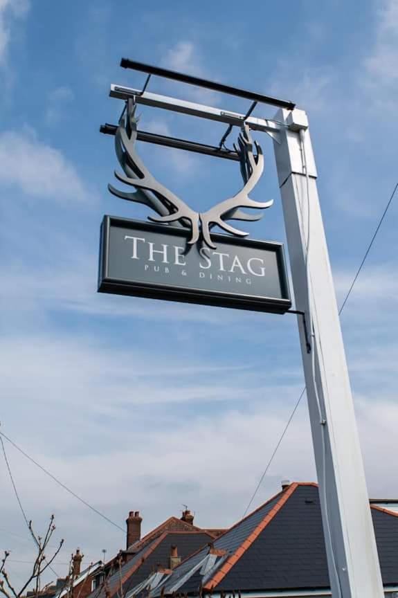 The Stag Hotel Northwood  Buitenkant foto